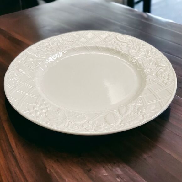 Mikasa English Countryside White 11” Stoneware Dinner Plate Set of 2 - Picture 7 of 16